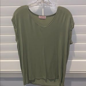 Green short sleeve shirt